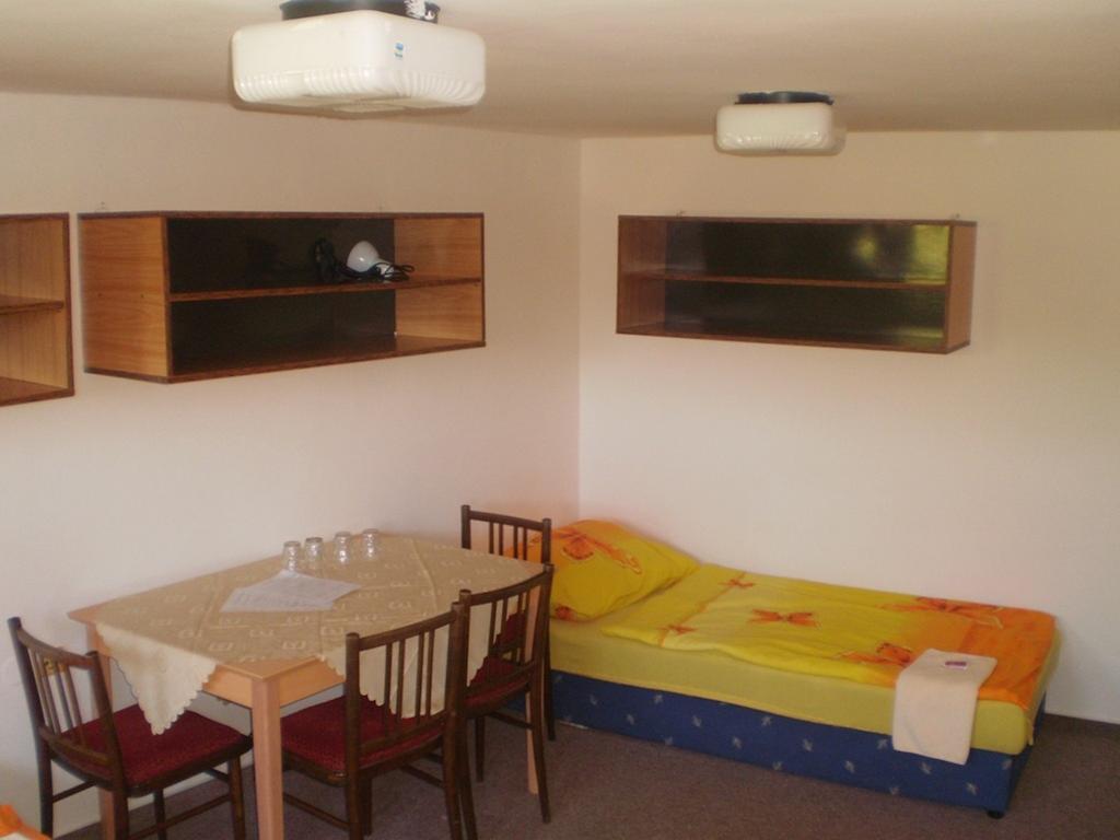 Hotel Pod Skalou Pisek  Ngoại thất bức ảnh
